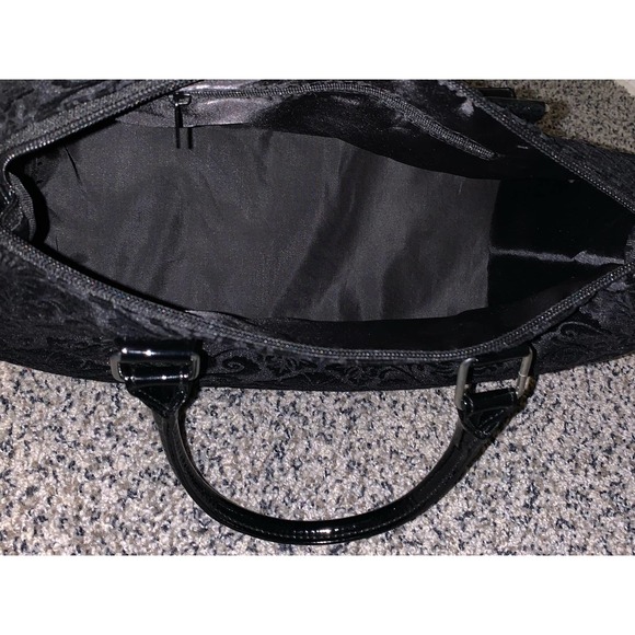 Black floral Tassel Suede Embroidery Pattern Handbag - Picture 8 of 12